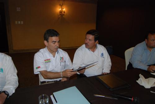 COPARMEX entrega propuestas a Reynaldo